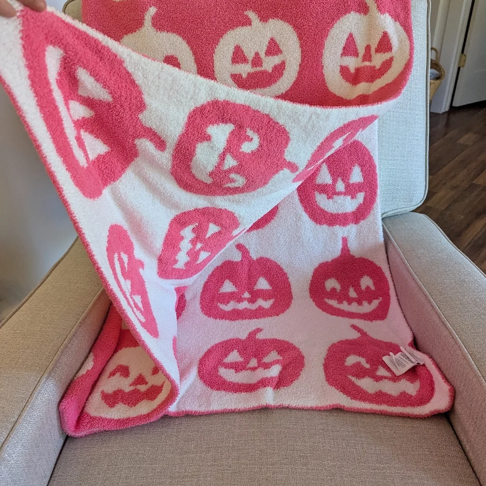 Pink and White Pumpkin Jack-o'-lantern Soft Throw Blanket